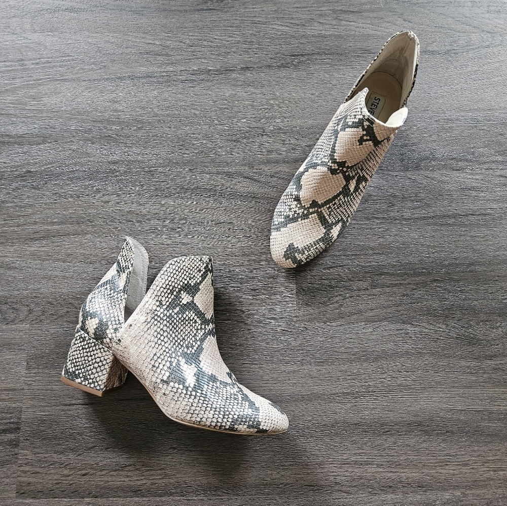 Steve Madden Tan Rockir Snakeskin Print Slip-On Booties Size 7 - Picture 2 of 9